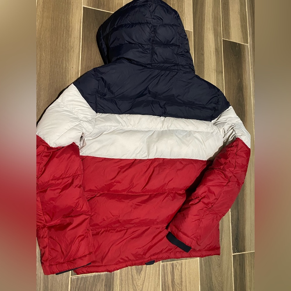 Tommy Hilfiger - Picture 7 of 8
